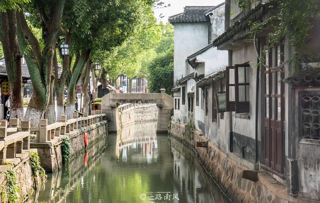 东方通(300379.SZ)：2023年度预亏5.8亿元–6.9亿元